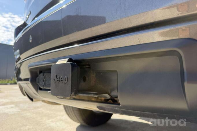 Jeep Grand Cherokee WK2 [restyling] SUV 5-doors
