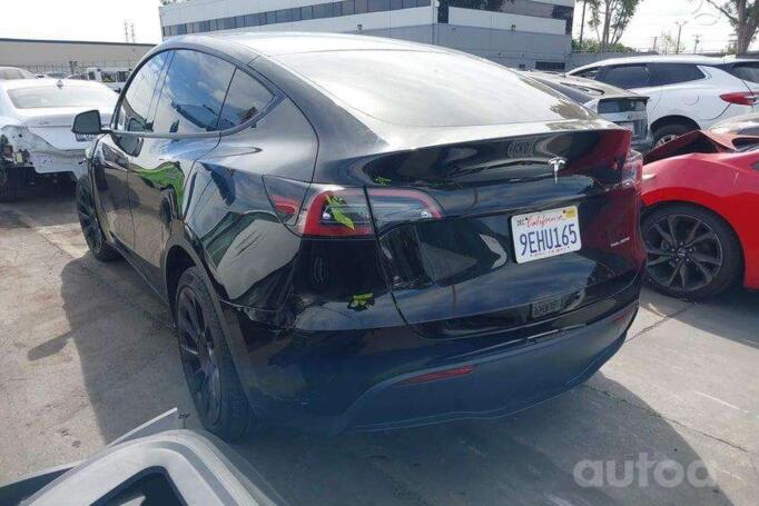 Tesla Model Y 1 generation Crossover