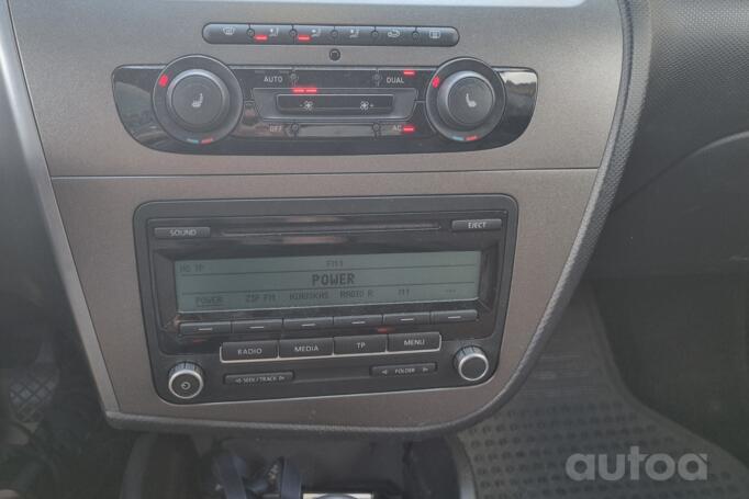 SEAT Leon 2 generation [restyling] Hatchback 5-doors