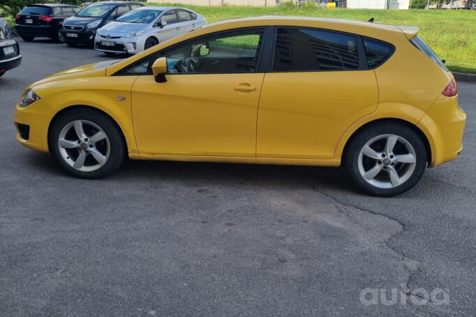 SEAT Leon 2 generation [restyling] Hatchback 5-doors