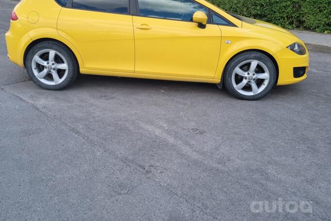 SEAT Leon 2 generation [restyling] Hatchback 5-doors