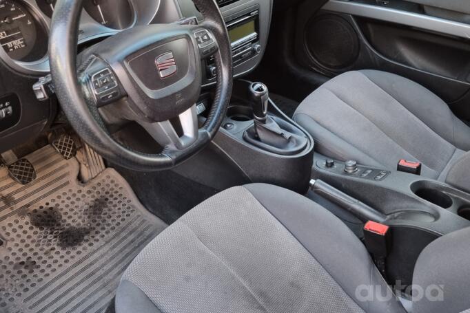 SEAT Leon 2 generation [restyling] Hatchback 5-doors
