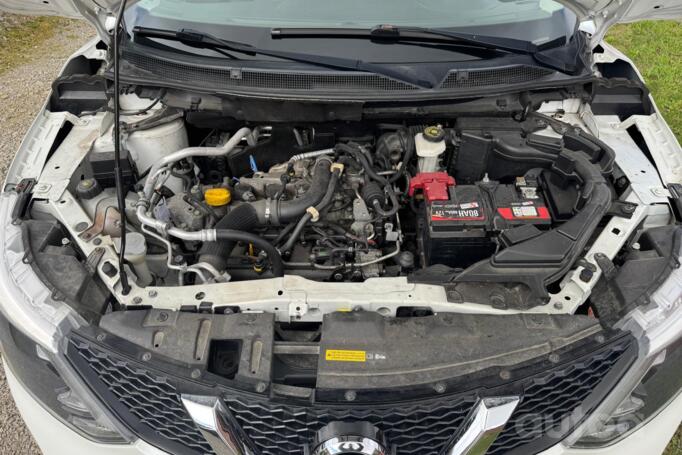 Nissan Qashqai 2 generation Crossover