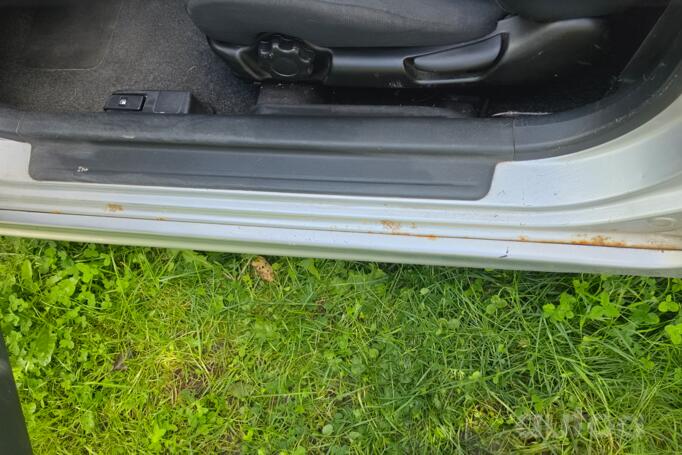Honda Civic 7 generation [restyling] Hatchback 3-doors