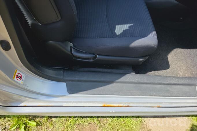 Honda Civic 7 generation [restyling] Hatchback 3-doors