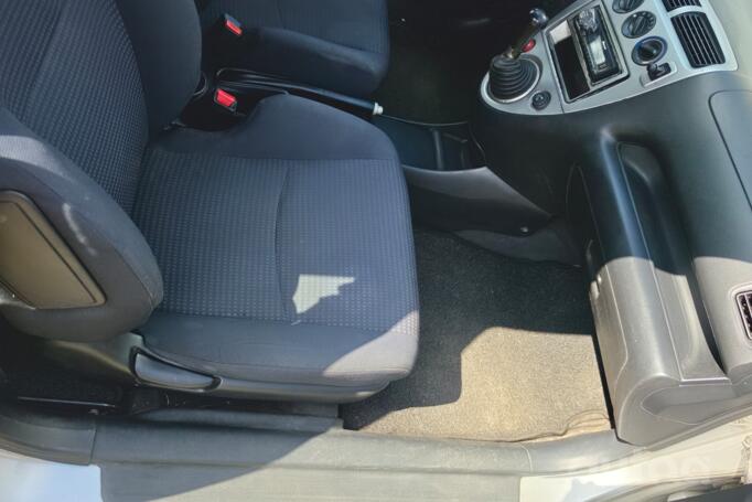 Honda Civic 7 generation [restyling] Hatchback 3-doors