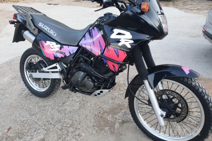 Suzuki DR