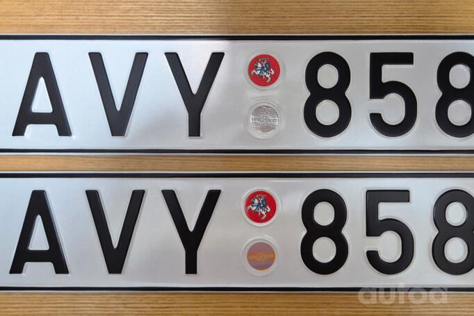 AVY  858