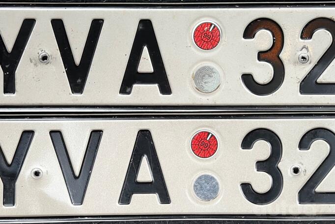 YVA328