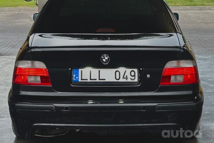LLL049