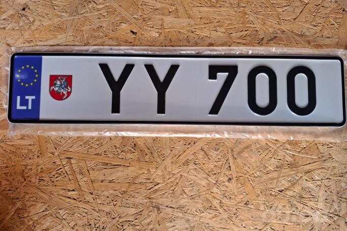 YY700