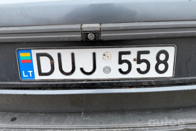 DUJ558