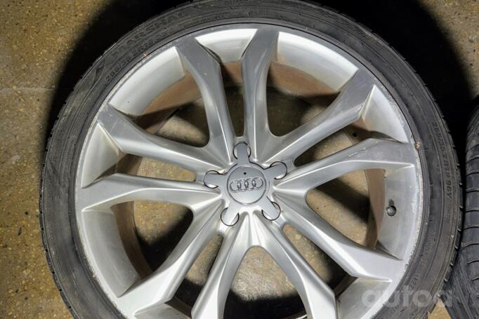 Audi, aliaj ușor