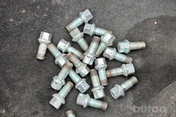 Mercedes Benz, light alloy