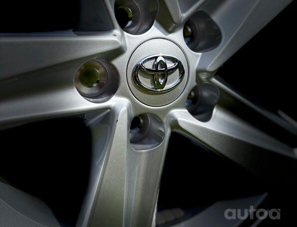 Toyota, light alloy