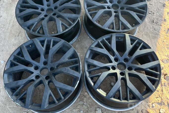 Audi VW Replikos, aliaj ușor