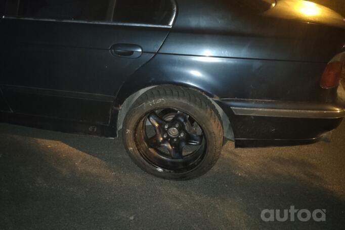 Platintos verstos skardos, oțel ștanțat