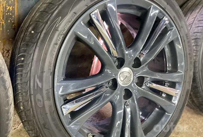 Lexus, light alloy