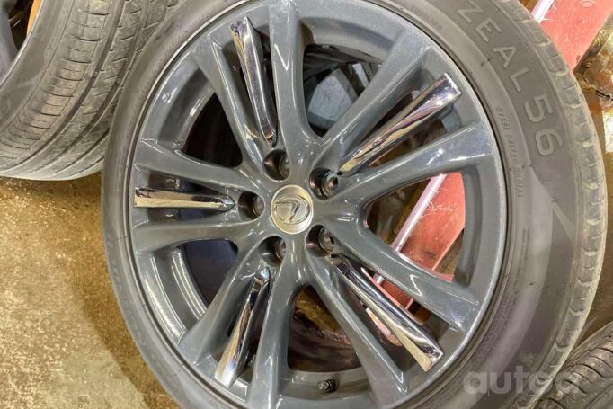 Lexus, light alloy