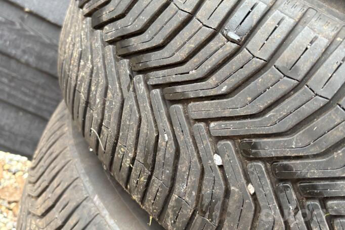 Mercedes nenz, aliaj ușor