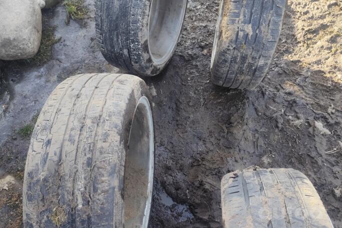 Made in Italy NOT ORIGINAL EQUIPMENT”, aliaj ușor