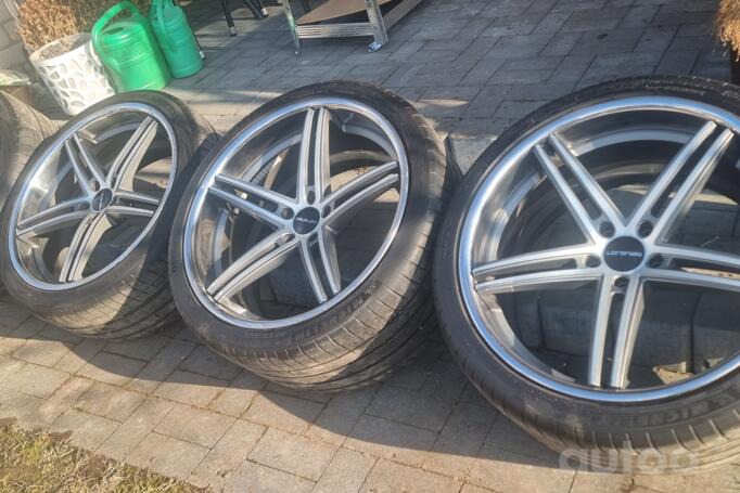 Lorenzo, light alloy