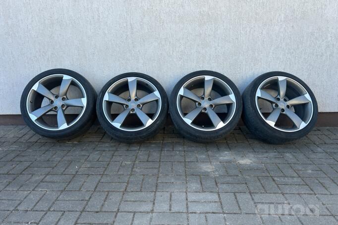 Audi R19, Легкого сплава