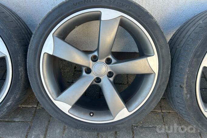 Audi R19, Легкого сплава