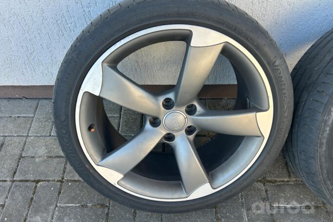 Audi R19, Легкого сплава