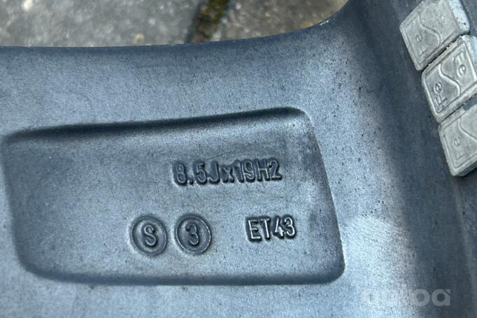 Audi R19, Легкого сплава