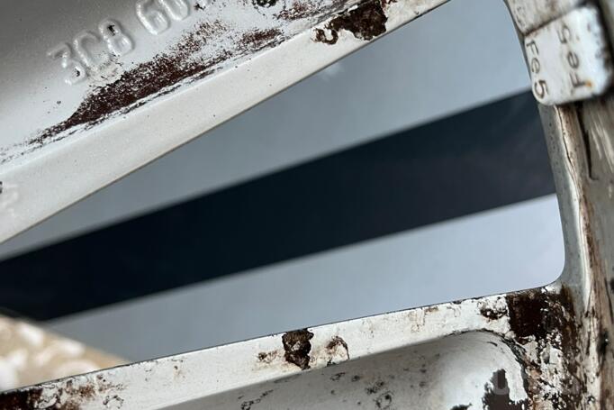 Mallory Turbine, aliaj ușor