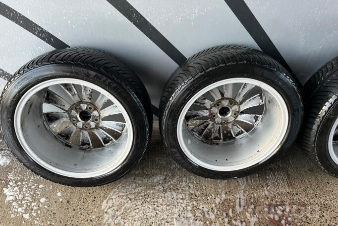 Mallory Turbine, aliaj ușor