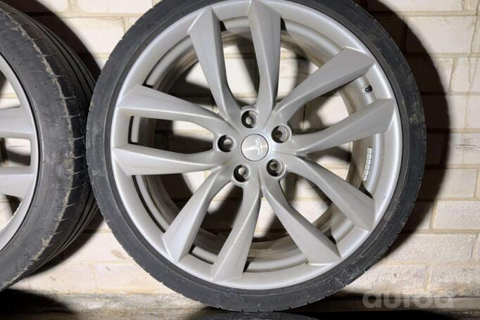 TESLA, Кованные