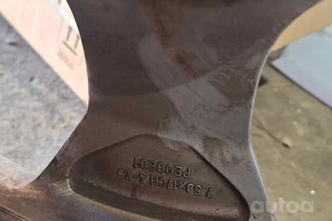 Peugeot 3008, aliaj ușor