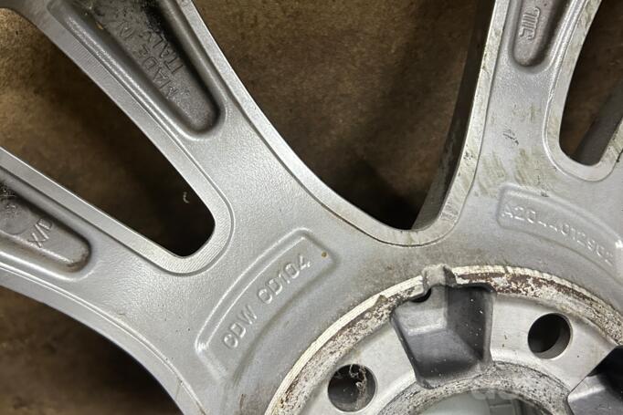 Mercedes, aliaj ușor