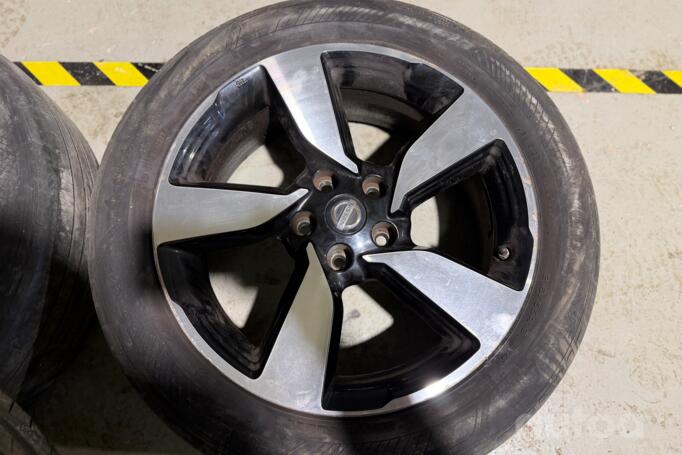 Nissan, light alloy