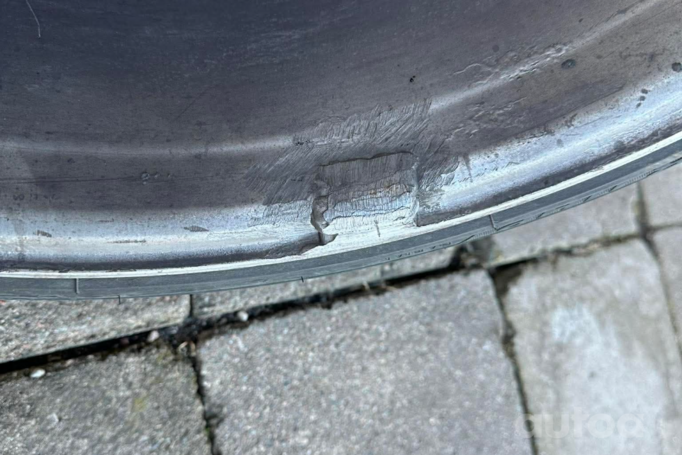 Bmw, light alloy