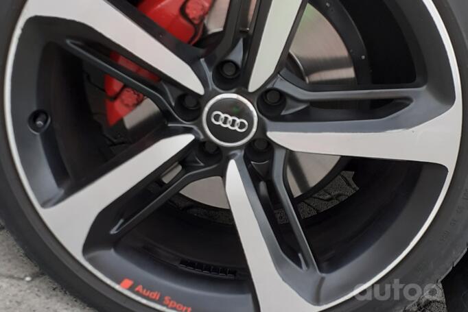 Audi RS 7, light alloy