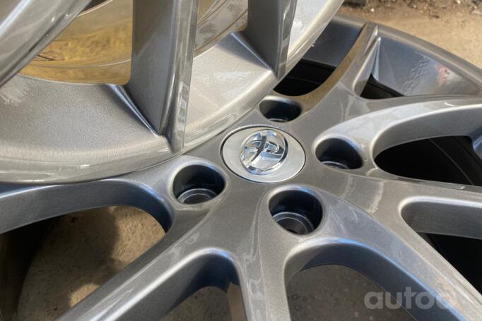 Toyota, light alloy