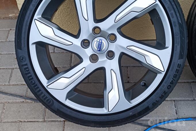 Volvo, light alloy