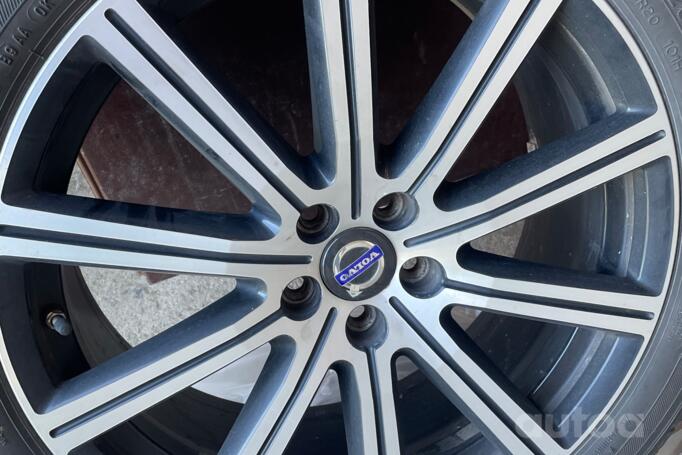 Volvo, light alloy