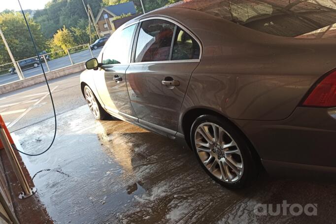 Volvo, light alloy