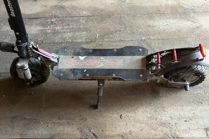 Beaster Scooter Bs11