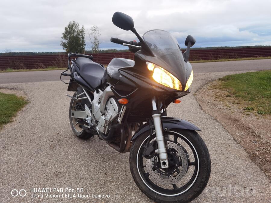 Yamaha FZS 600 Fazer