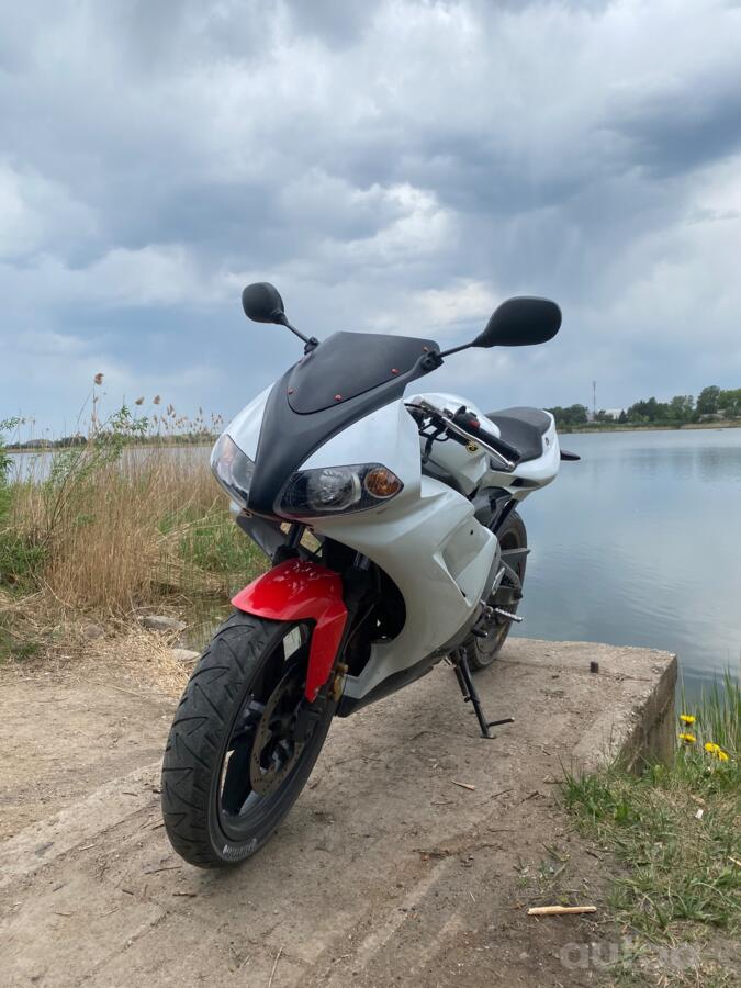 Yamaha TZR