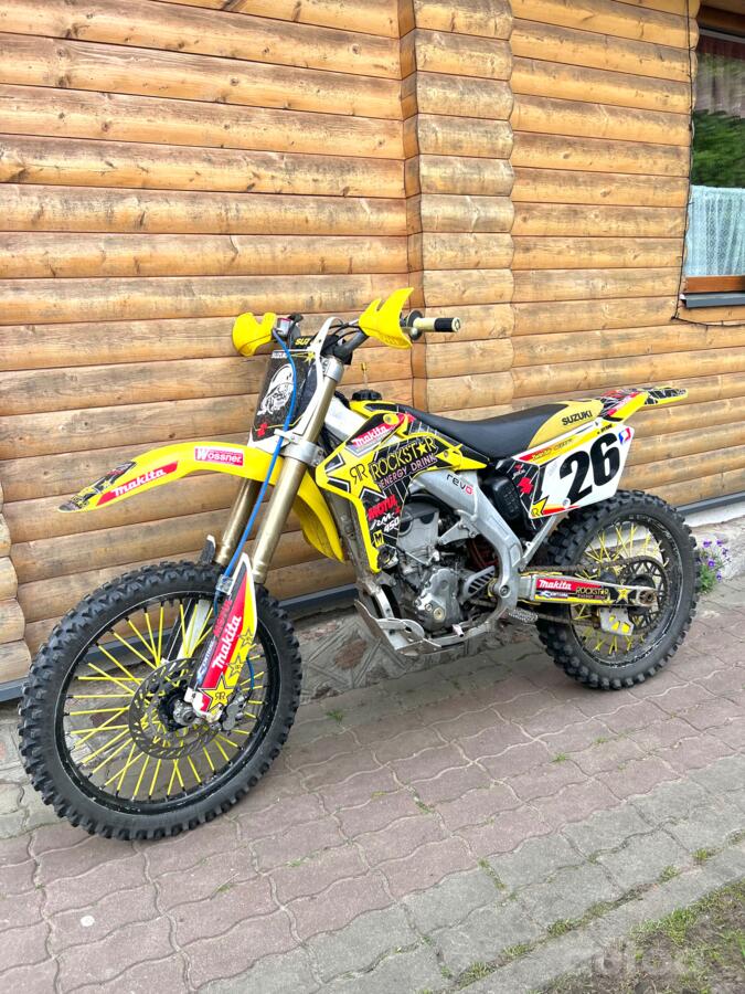 Suzuki RM