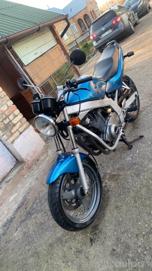 Suzuki GS