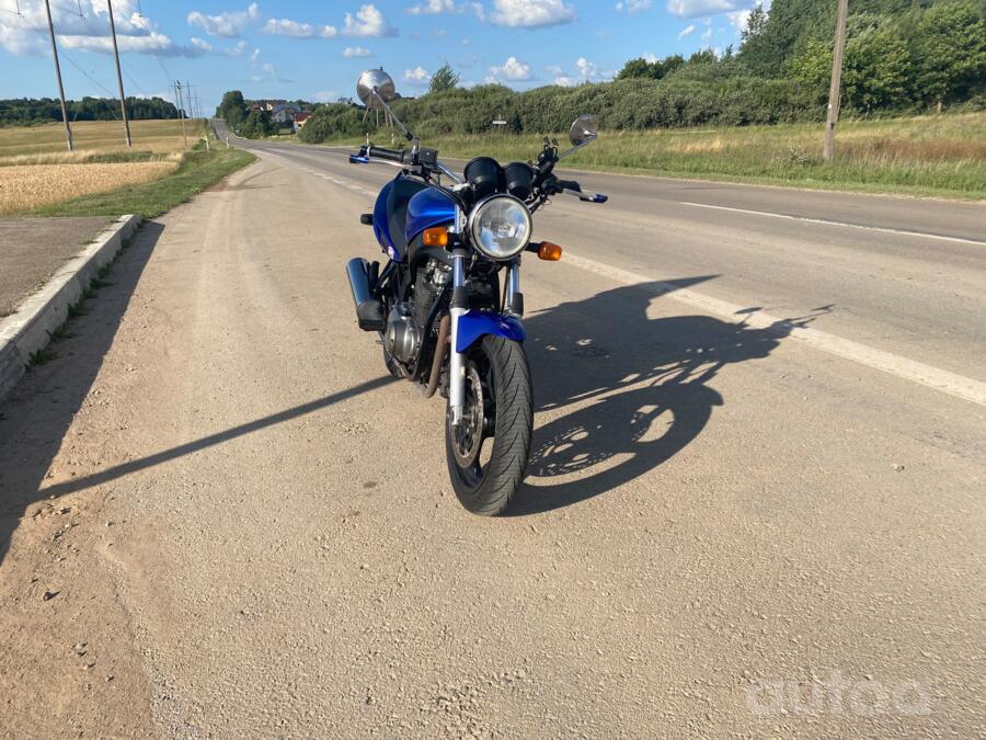 Suzuki GS