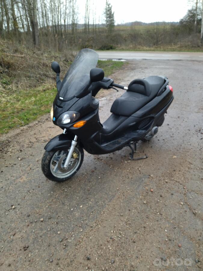 Piaggio X9