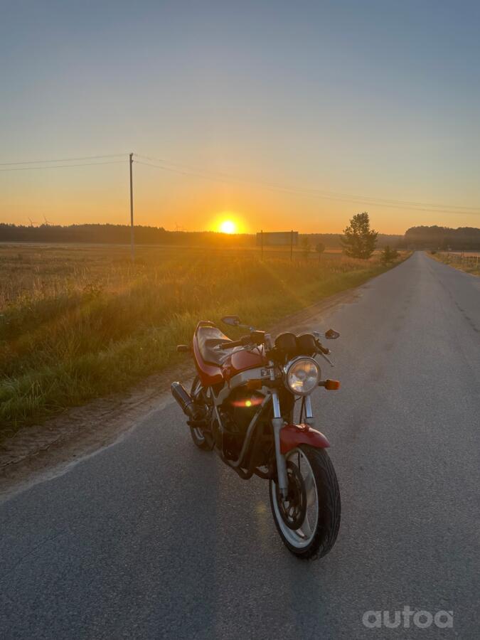 Suzuki GS